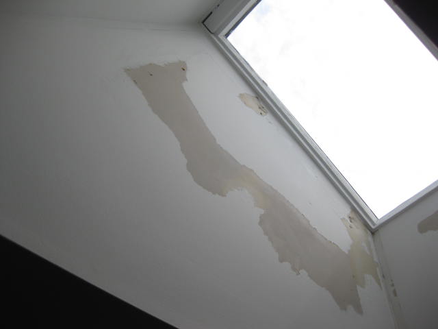 Humedades filtración cubierta Velux